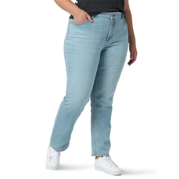 Lee Women's Plus Midrise Relaxed Fit Straight Leg Jean, Size 24WM(Medium), Blue - Picture 1 of 5